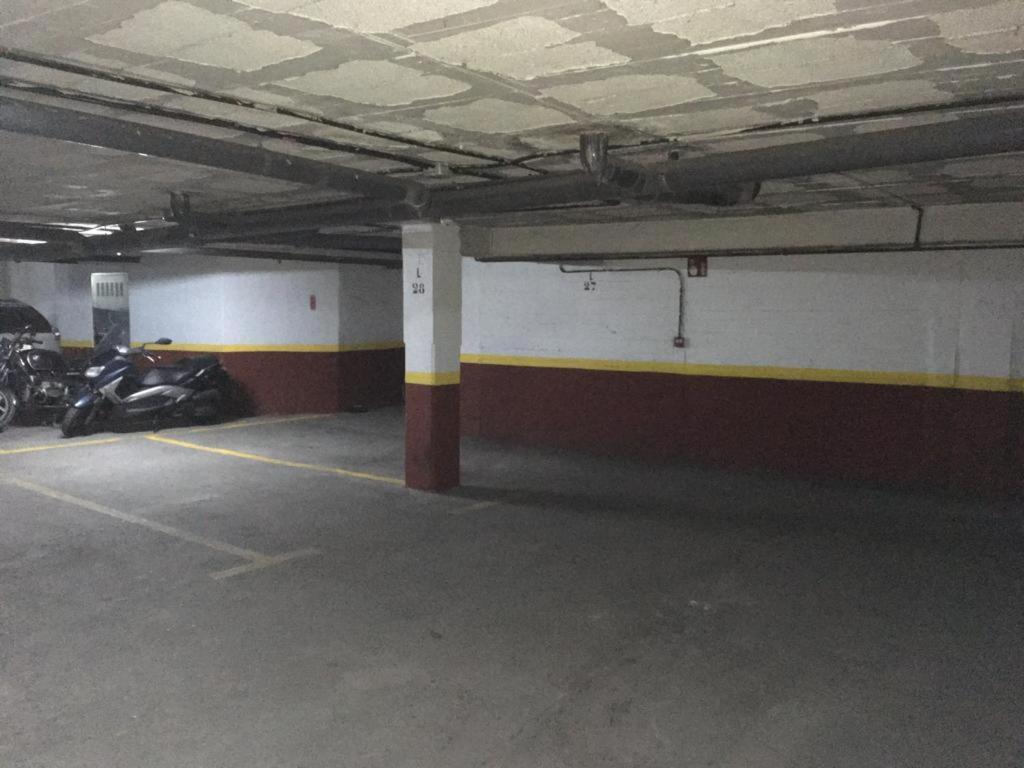Conde Center Premium Suites, Free Parking Севилья Экстерьер фото
