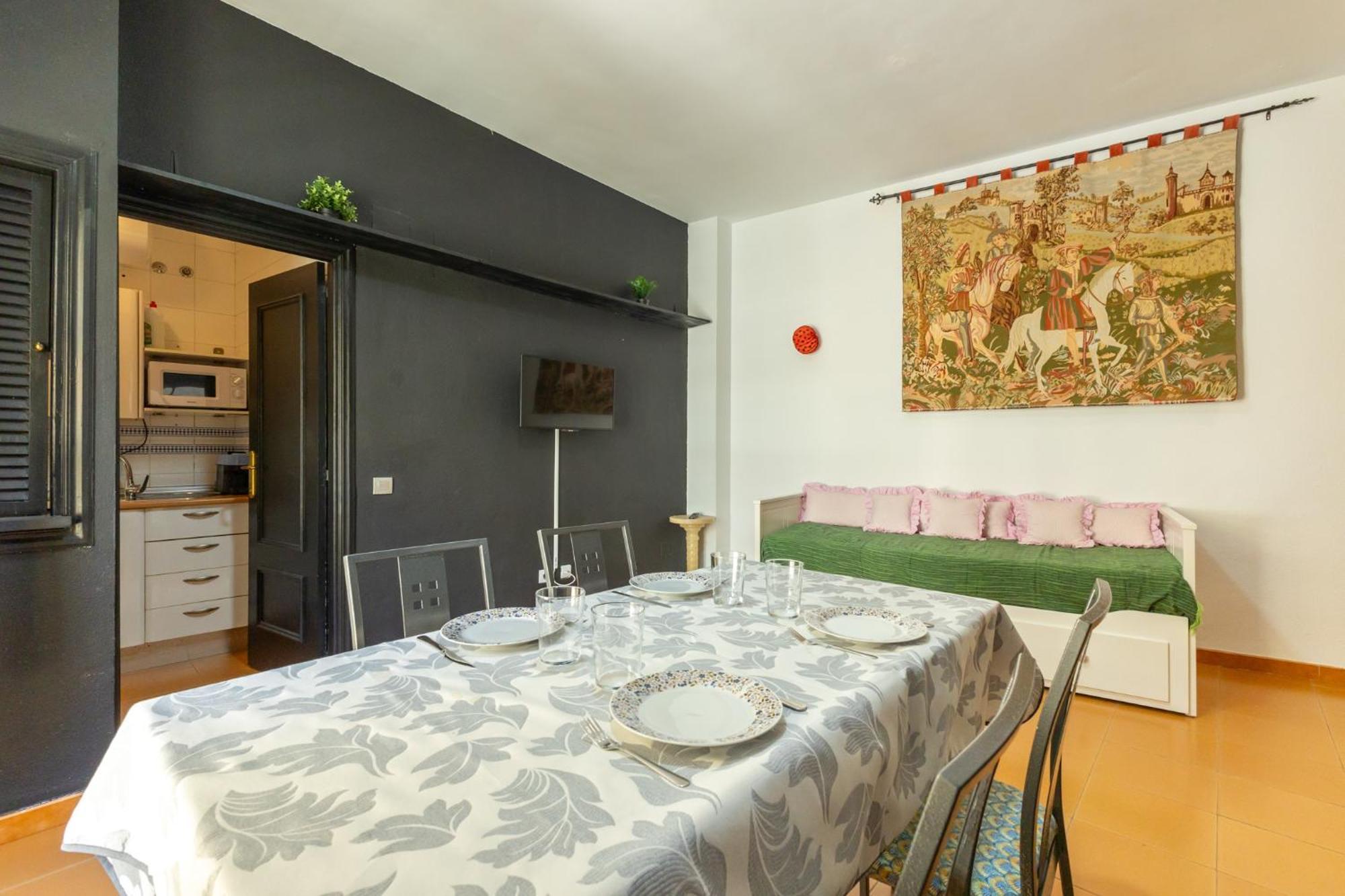 Conde Center Premium Suites, Free Parking Севилья Экстерьер фото