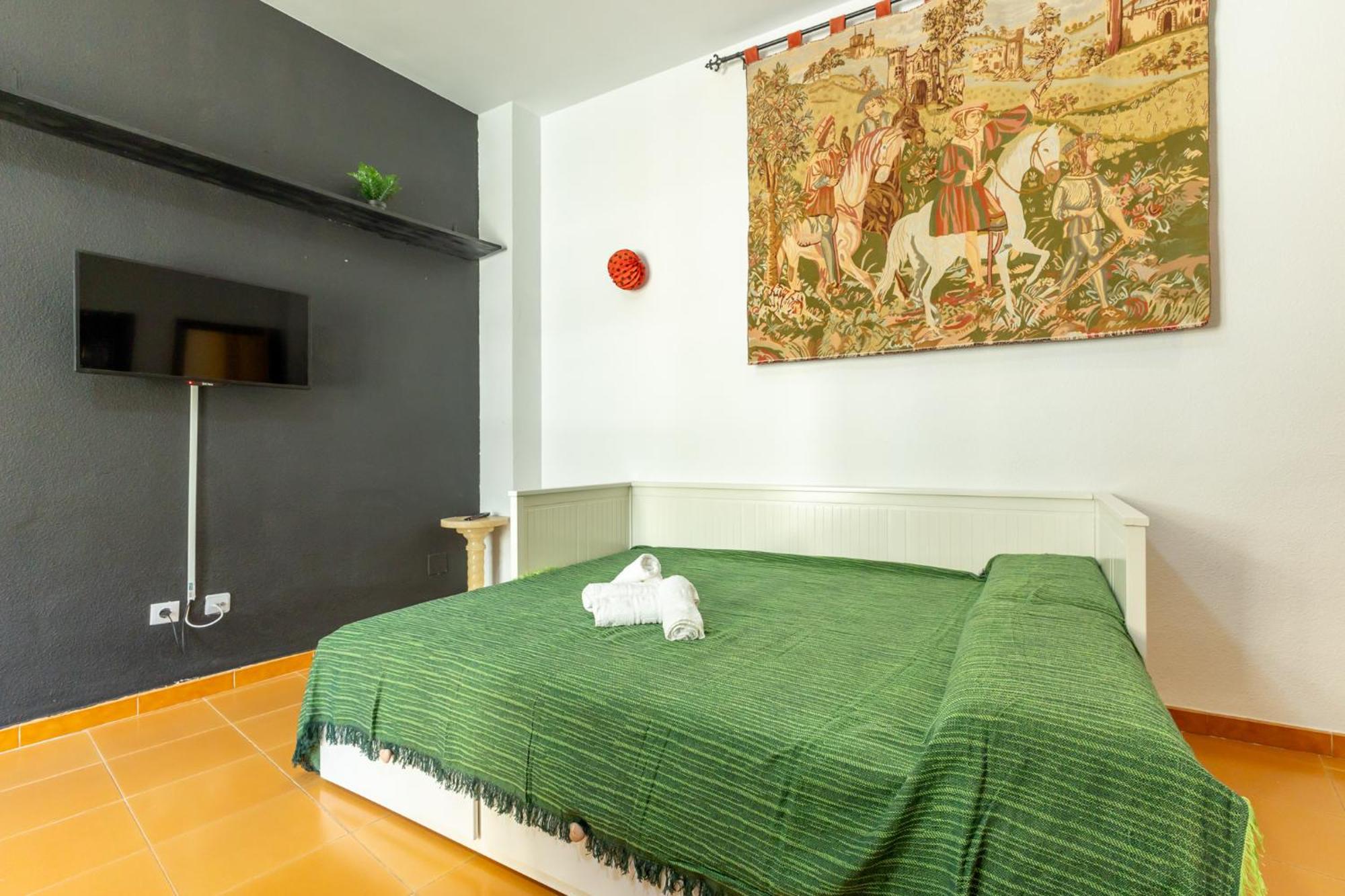 Conde Center Premium Suites, Free Parking Севилья Экстерьер фото