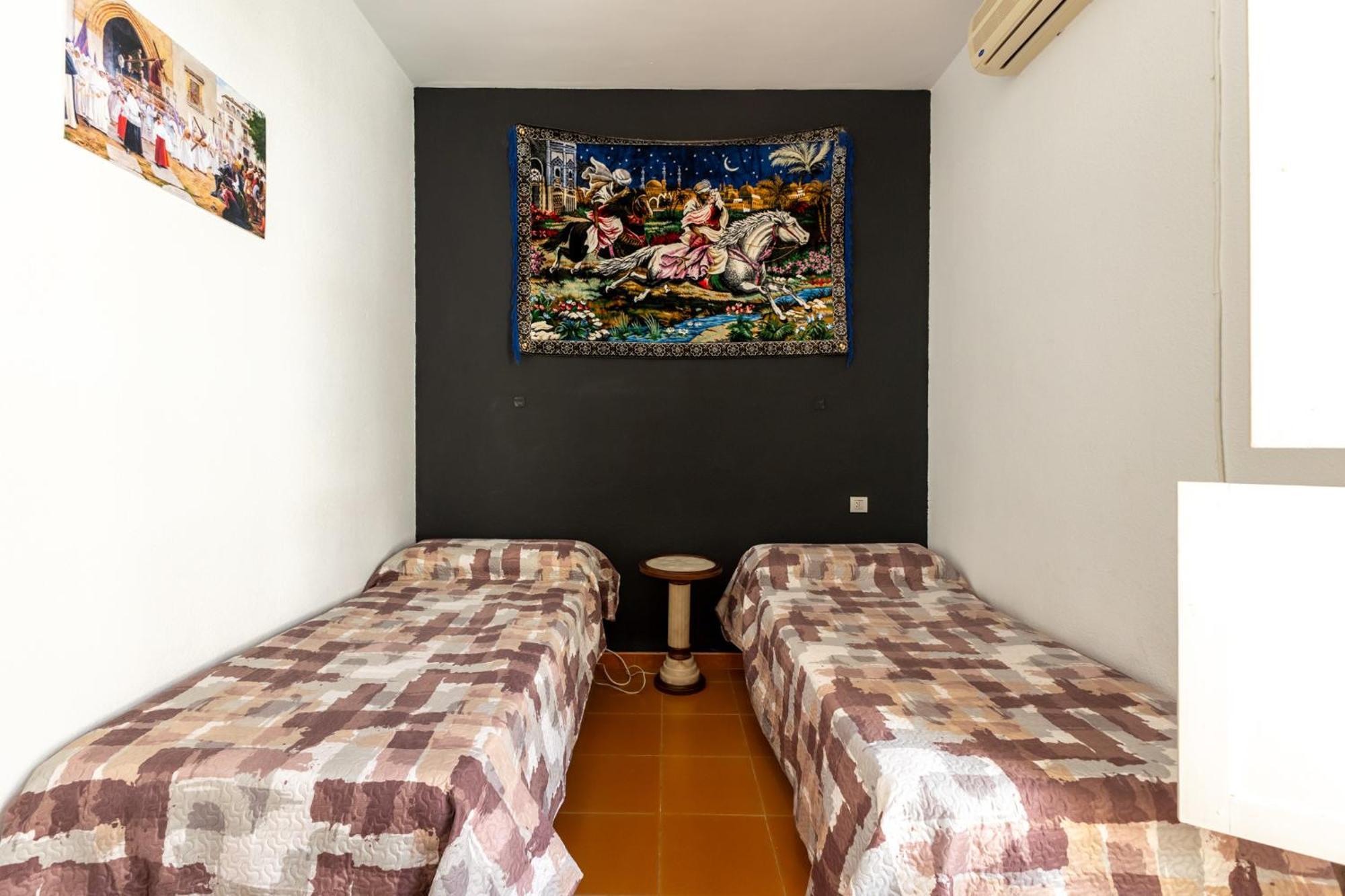 Conde Center Premium Suites, Free Parking Севилья Экстерьер фото