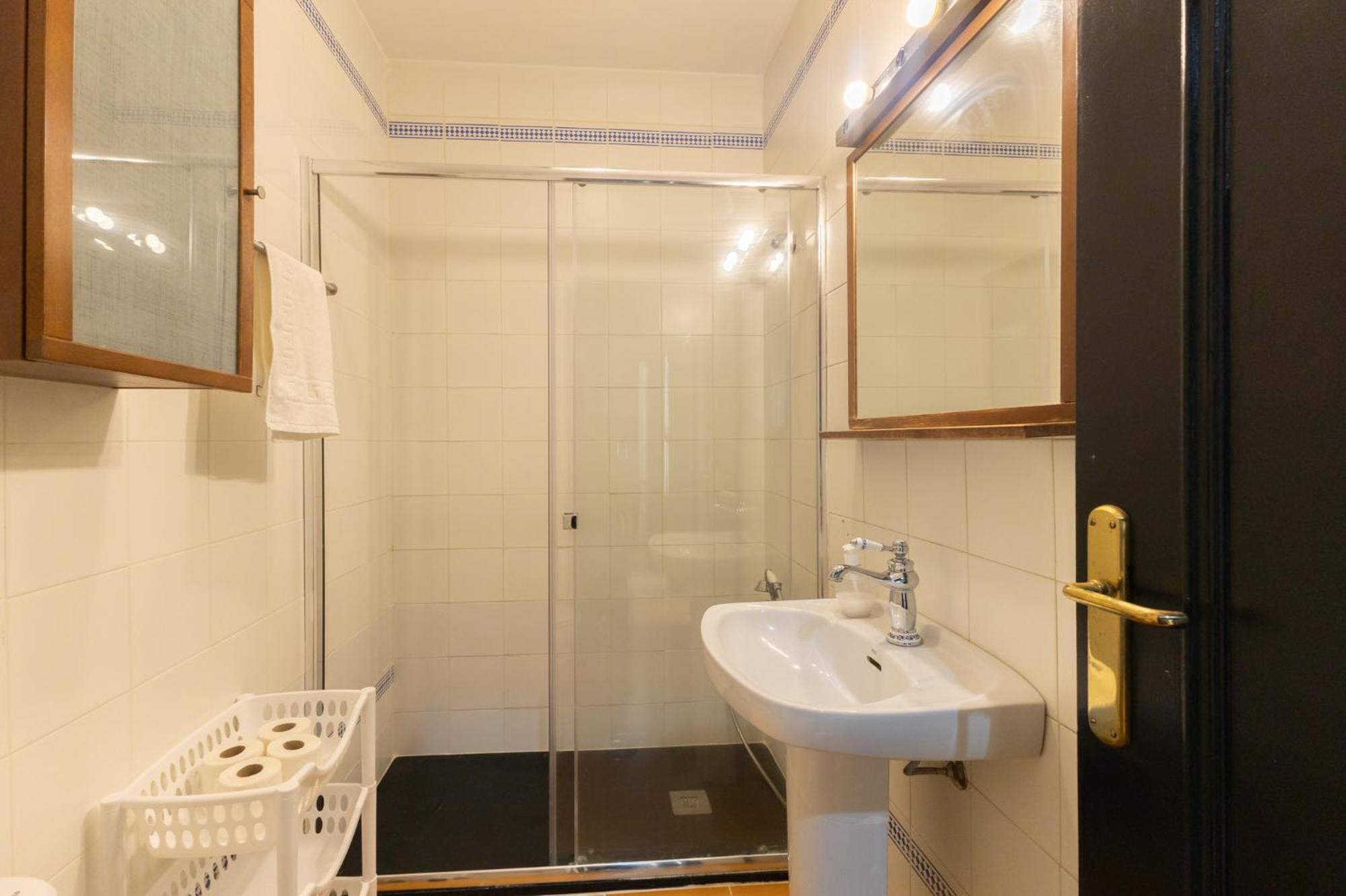 Conde Center Premium Suites, Free Parking Севилья Экстерьер фото